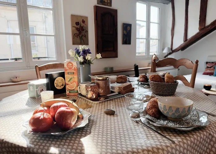 アパート Le Mansart Classe 3 Etoiles Charme Ancien Et Havre De Paix